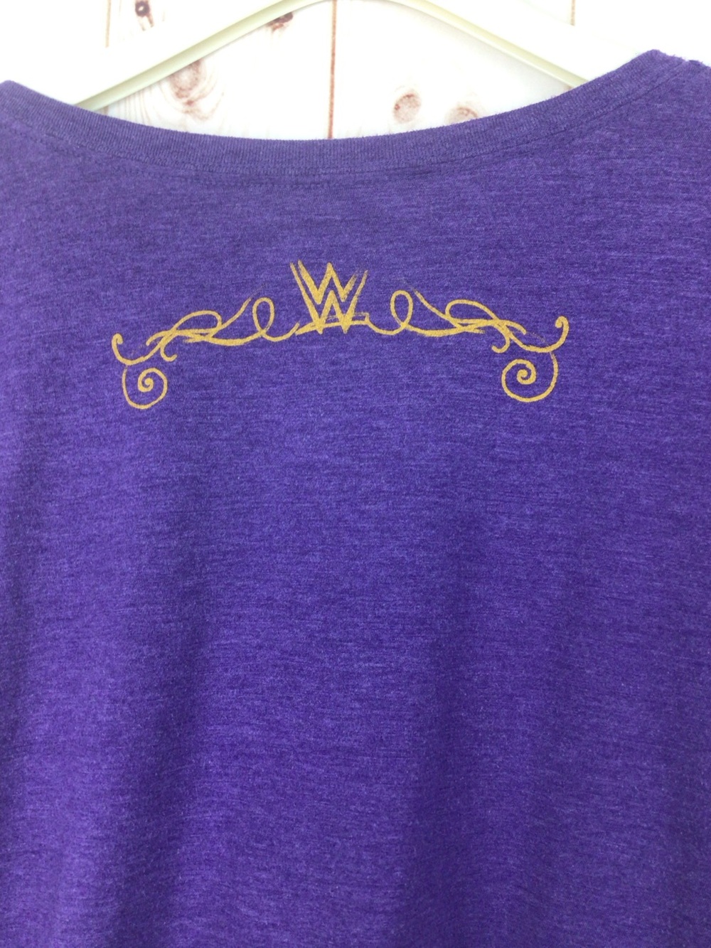 WWE Purple V-Neck WrestleMania 34 Graphic Tee with Gold Print 2X - Picture 3 of 4